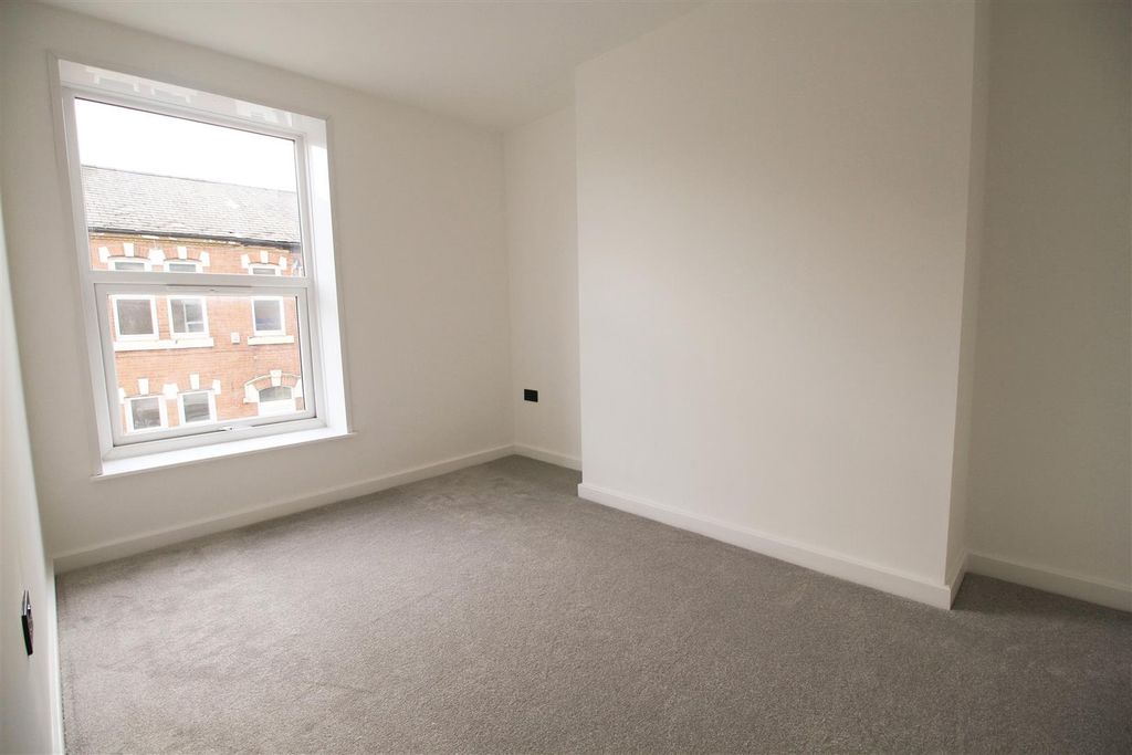 Property photo 3 of 5 Bedroom2.Jpg