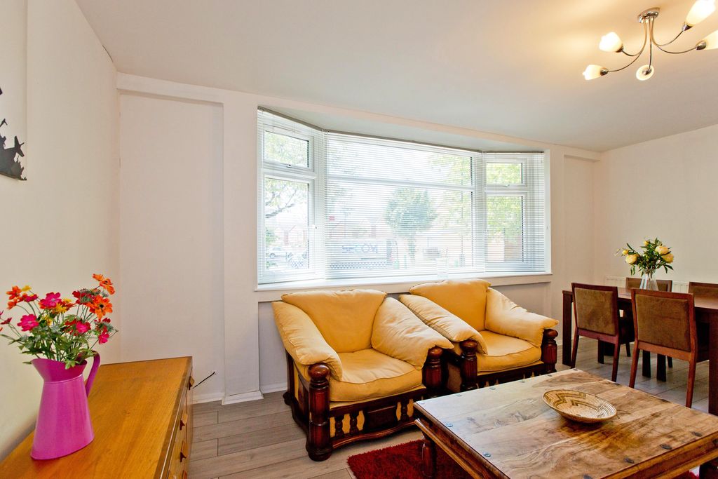 Property photo 3 of 22