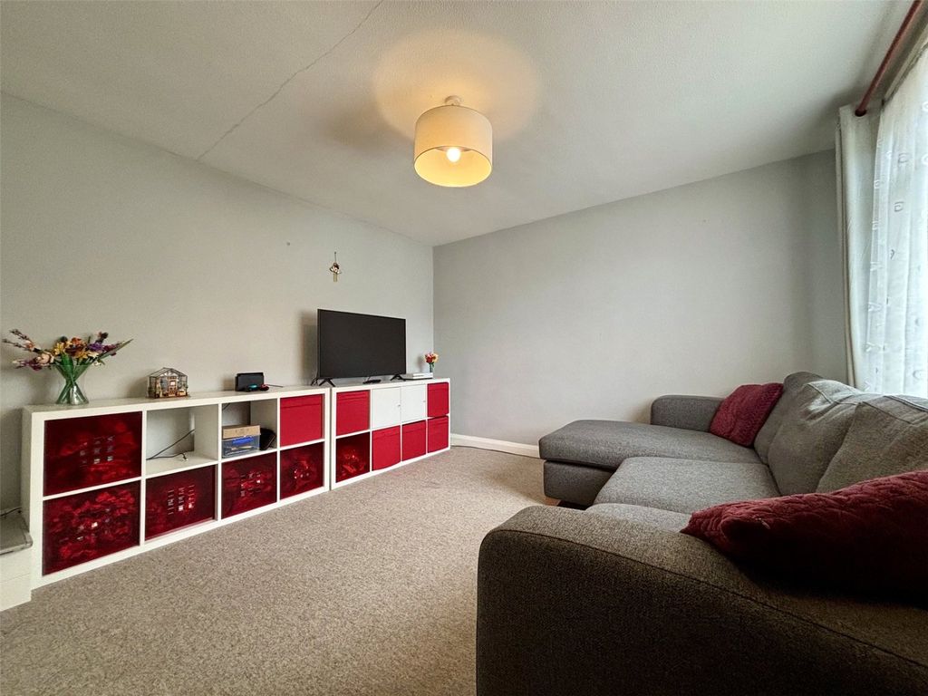 Property photo 2 of 17 Picture No. 34