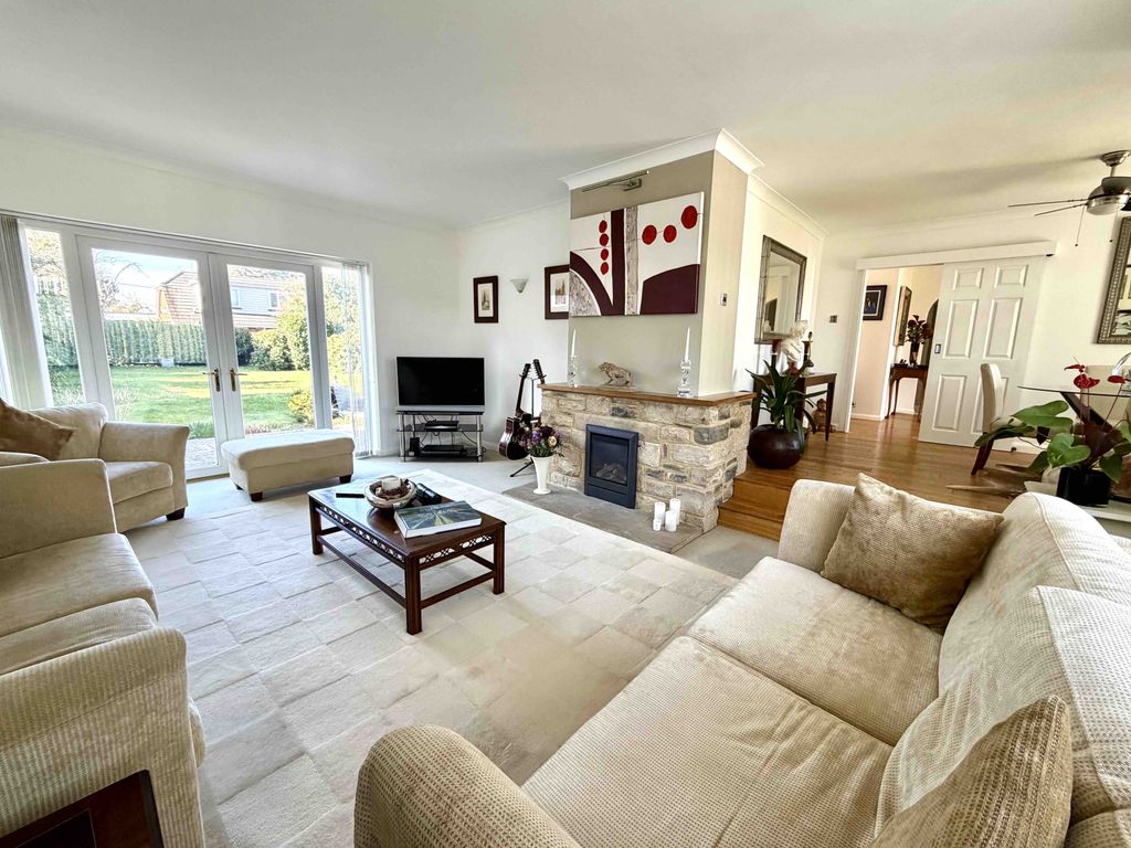 Property photo 2 of 20 Gallery