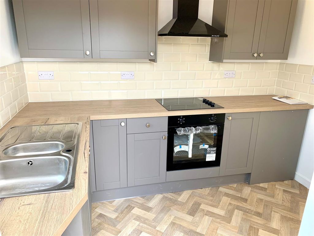 Property photo 3 of 17 21.Jpg