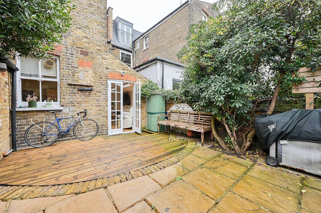 Property photo 1 of 9