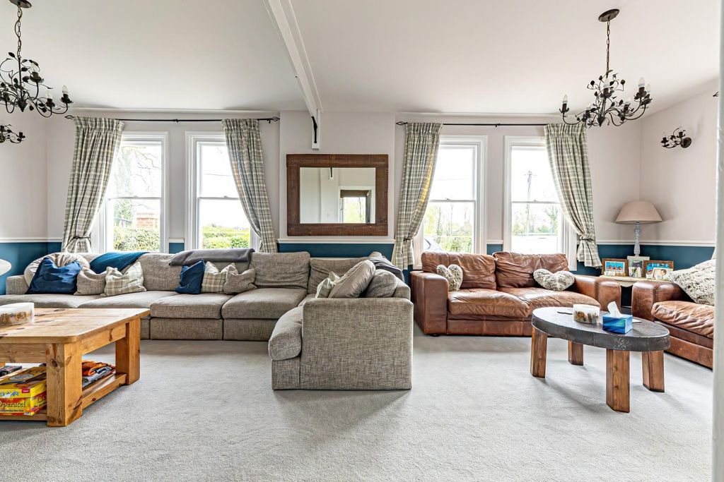 Property photo 3 of 38