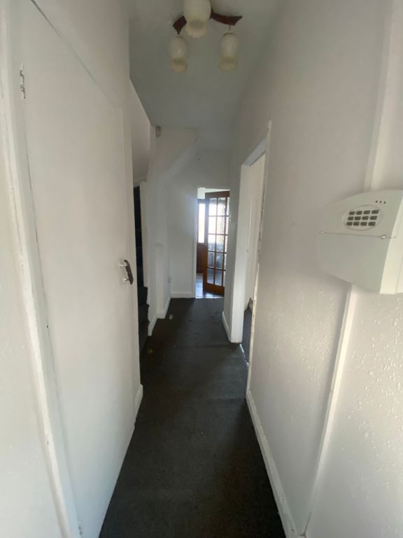 Property photo 2 of 9 Hallway Downstairs