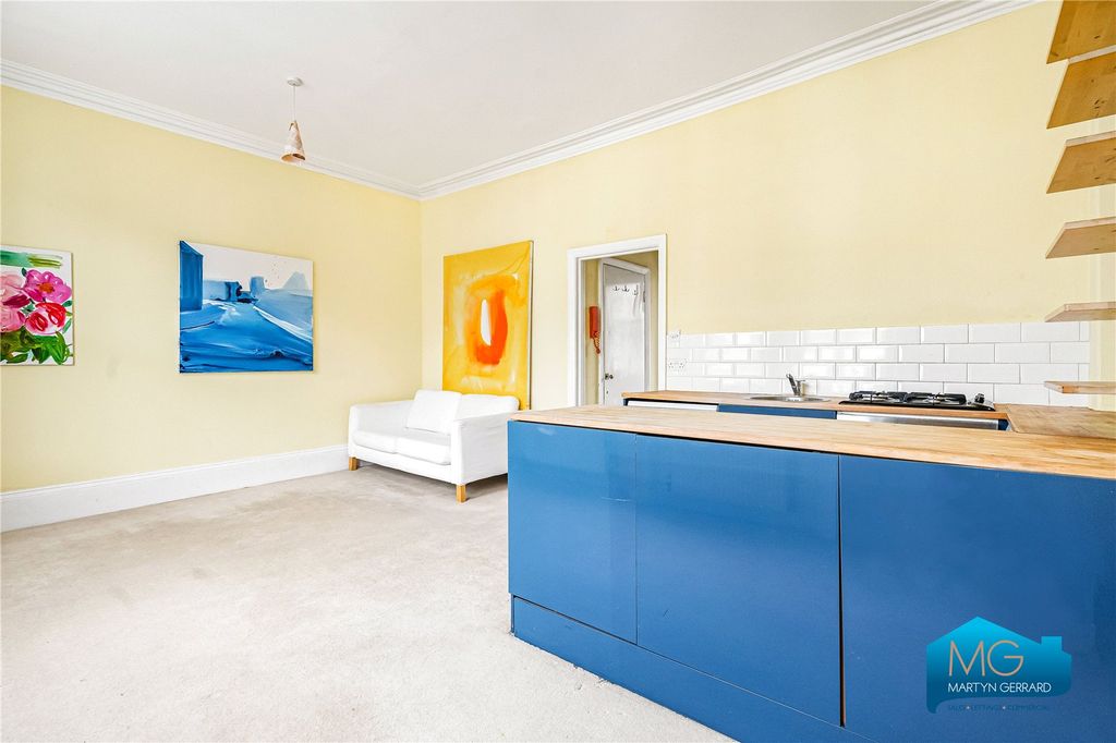 Property photo 3 of 17 Picture No. 10