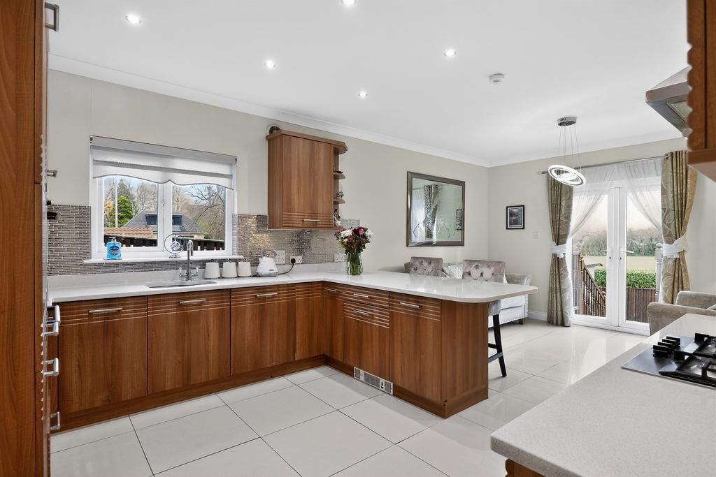 Property photo 2 of 29