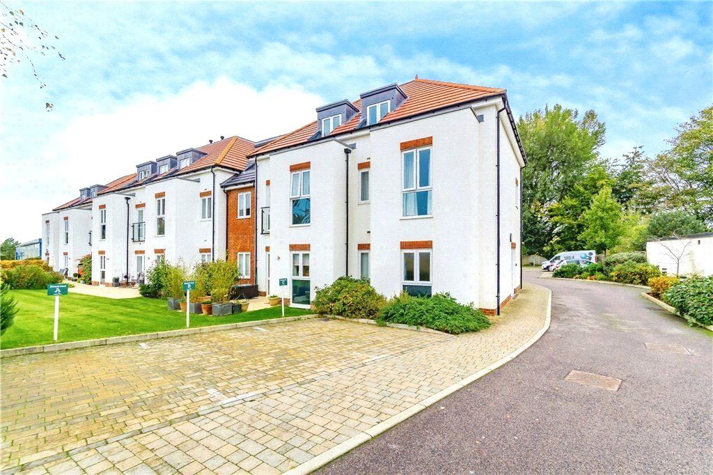 Property photo 2 of 23 Picture No. 27