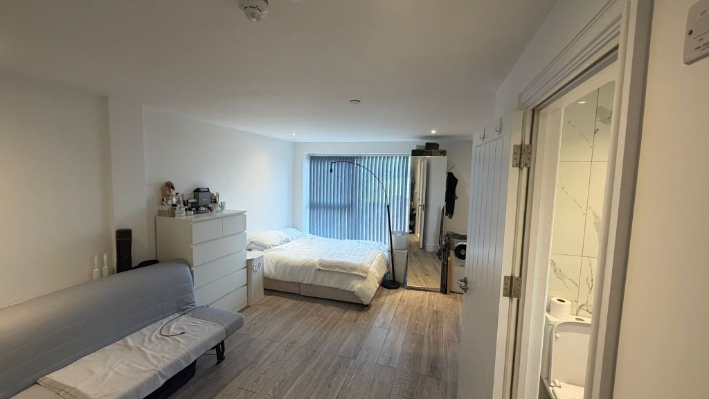 Property photo 2 of 4 Bedroom