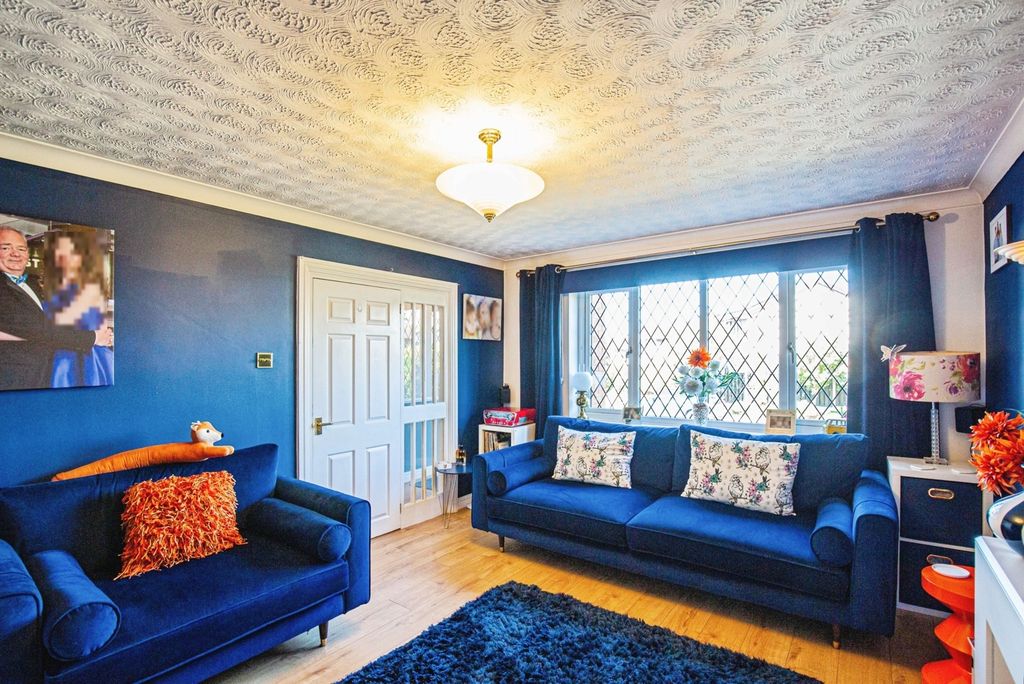 Property photo 2 of 19 Pbox-Img.Jpg