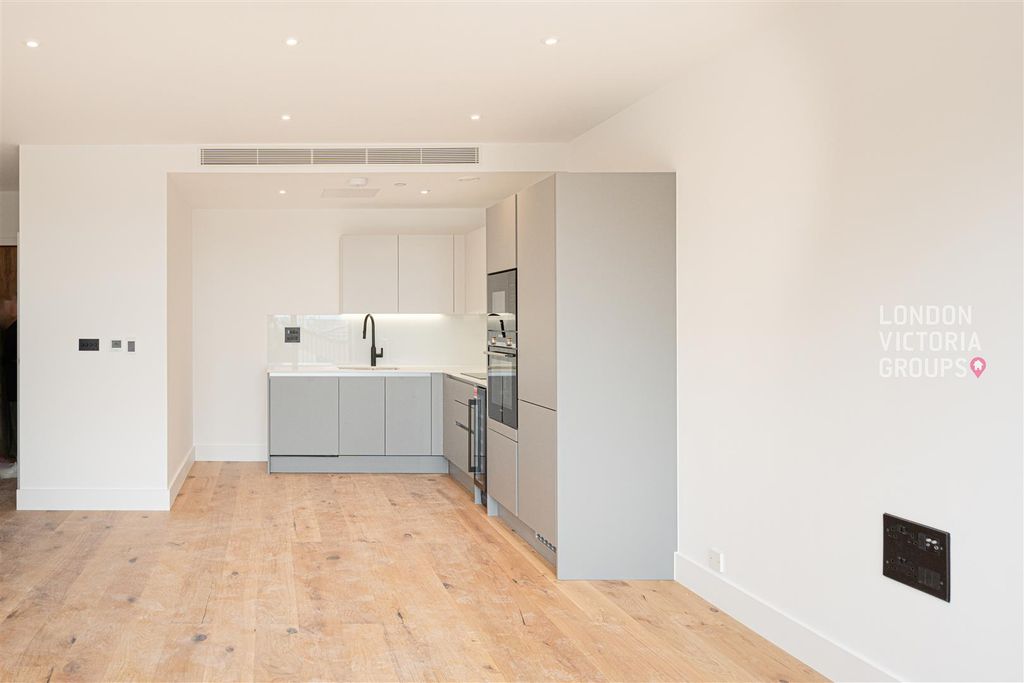Property photo 3 of 11 1-43.Jpg