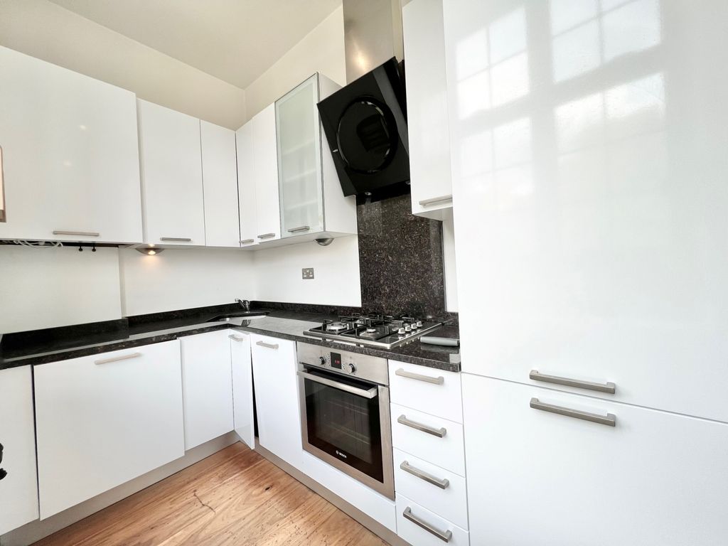 Property photo 3 of 17 Gallery