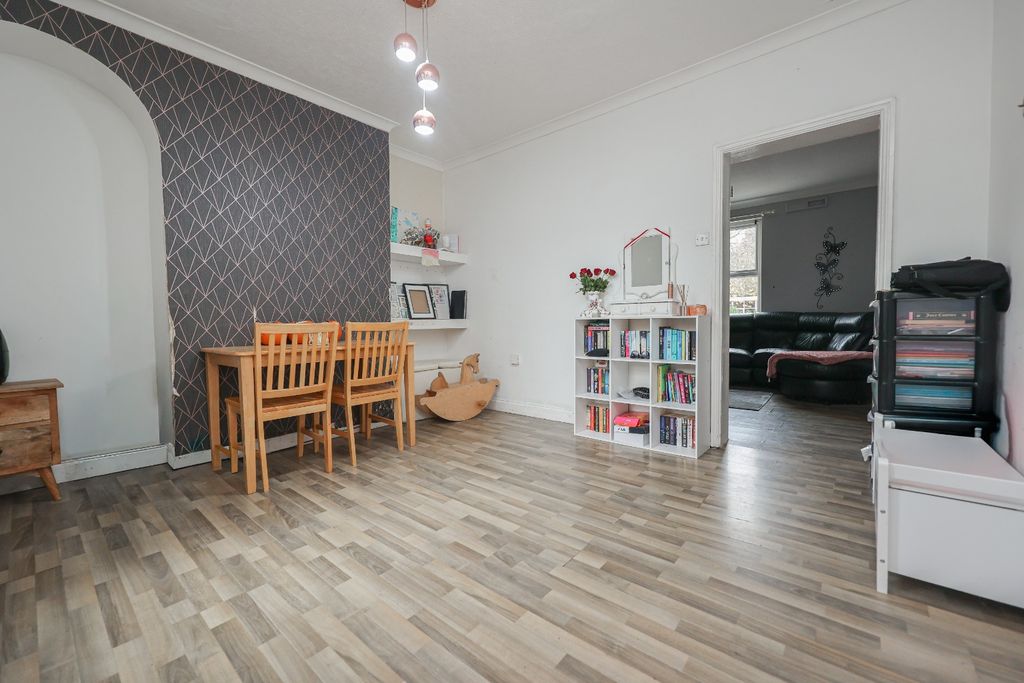 Property photo 3 of 13 4472242