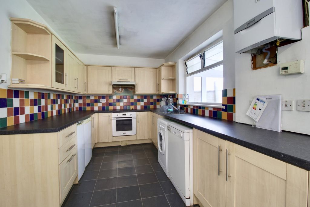 Property photo 2 of 18