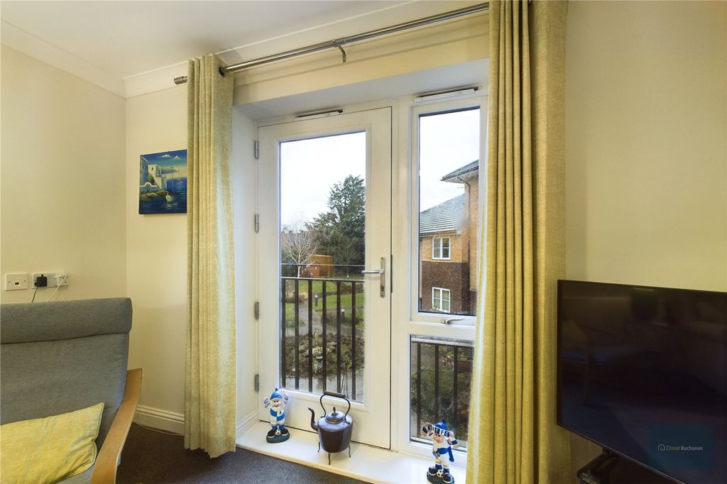 Property photo 3 of 16 Picture No. 22