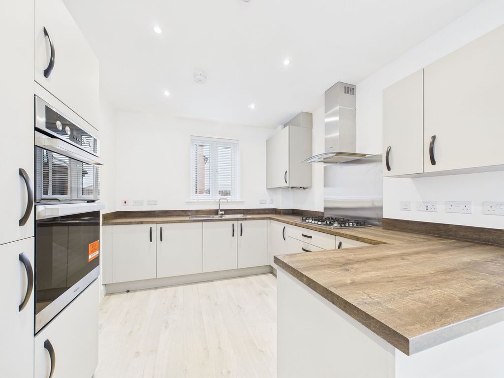 Property photo 2 of 25