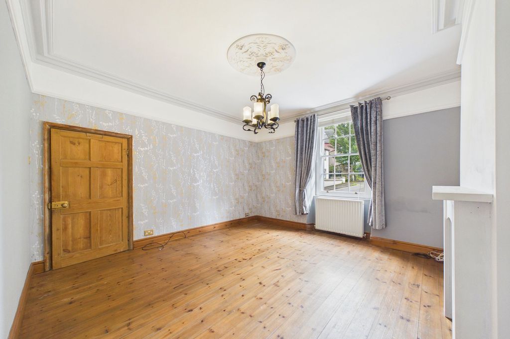 Property photo 3 of 30
