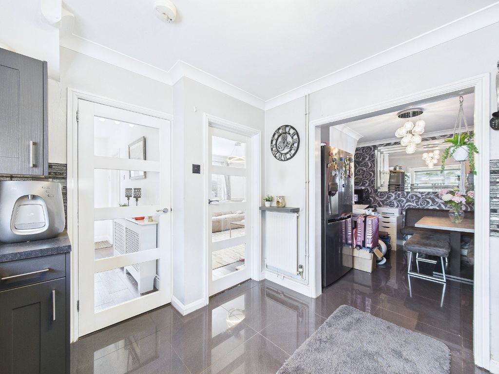 Property photo 3 of 25 4270228