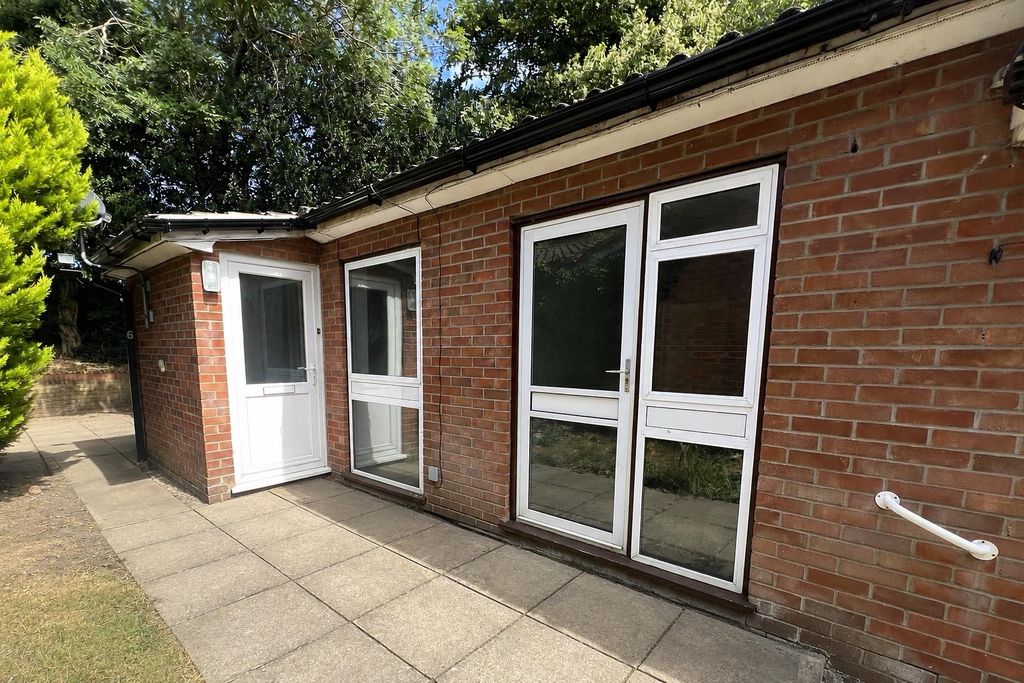 Property photo 1 of 6 Front