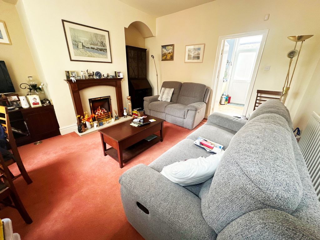 Property photo 2 of 14