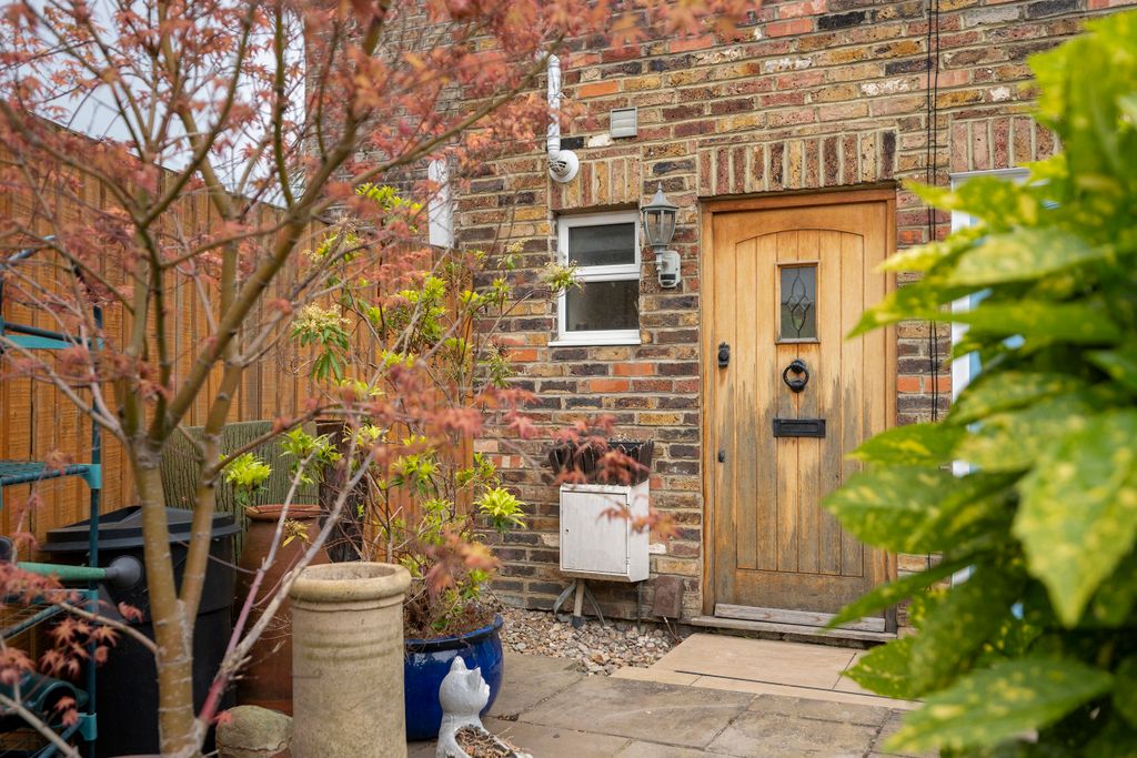 Property photo 3 of 27 Front External