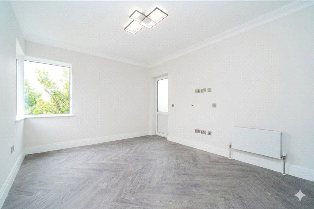 Property photo 3 of 9 Picture No. 22