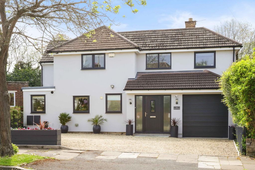 Property photo 1 of 20 34 Bournside Road
