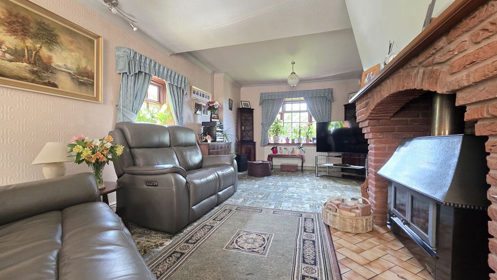 Property photo 3 of 49
