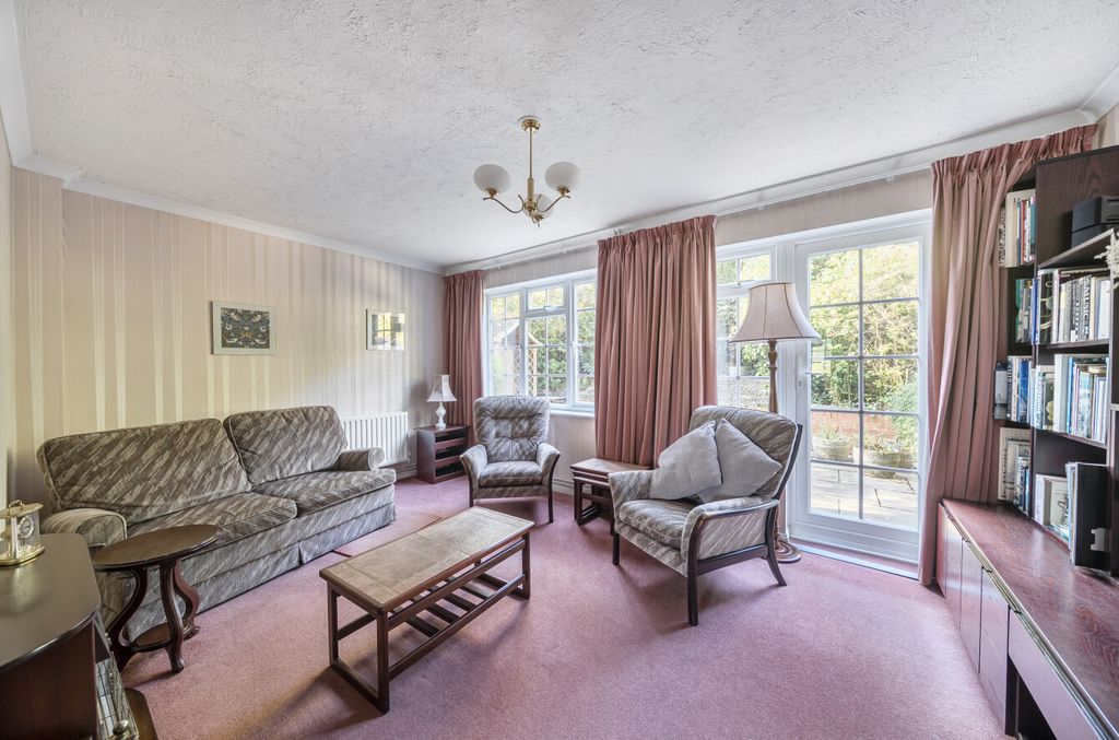 Property photo 3 of 16 1346882-10-68c404...