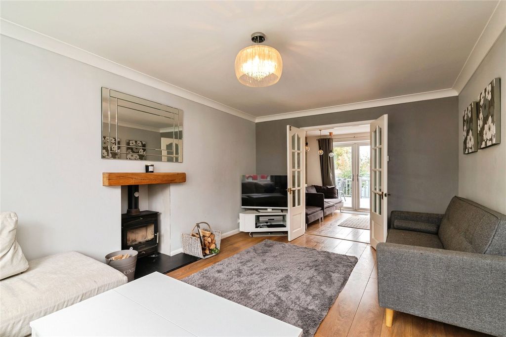 Property photo 3 of 24 Living Room