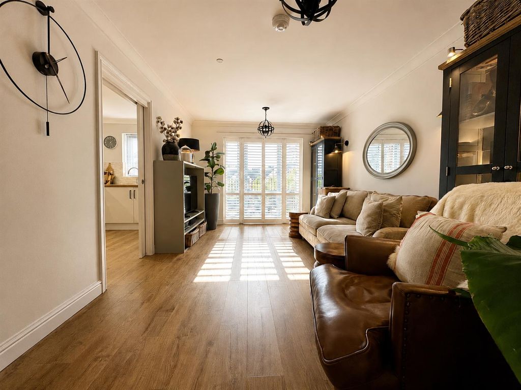 Property photo 2 of 13 10.Png
