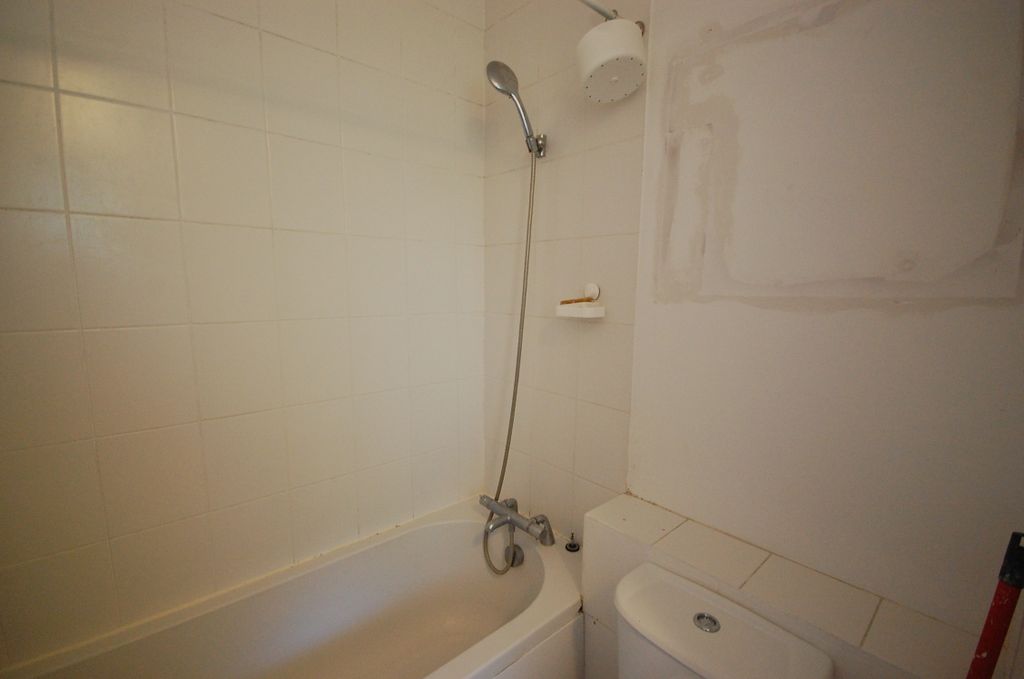 Property photo 3 of 4 Bathroom