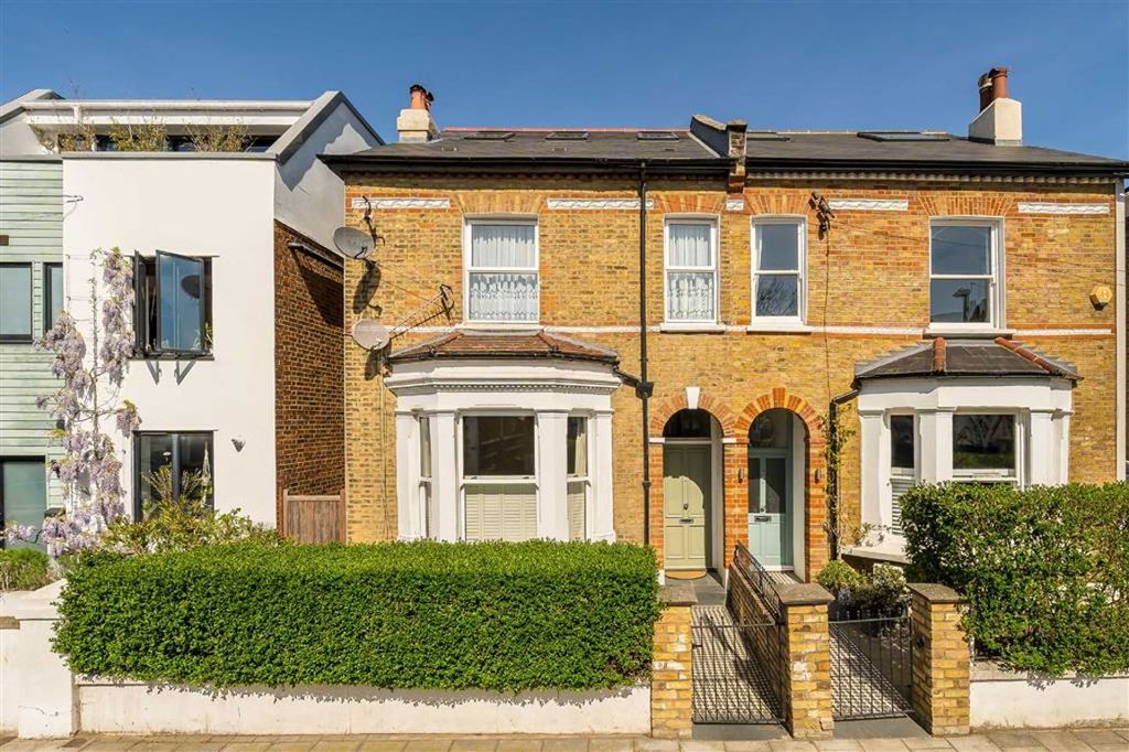 Property photo 1 of 9