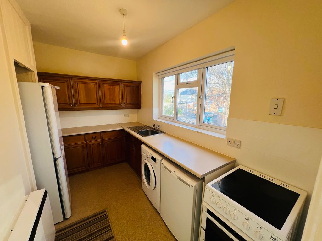 Property photo 3 of 14 Kitchen