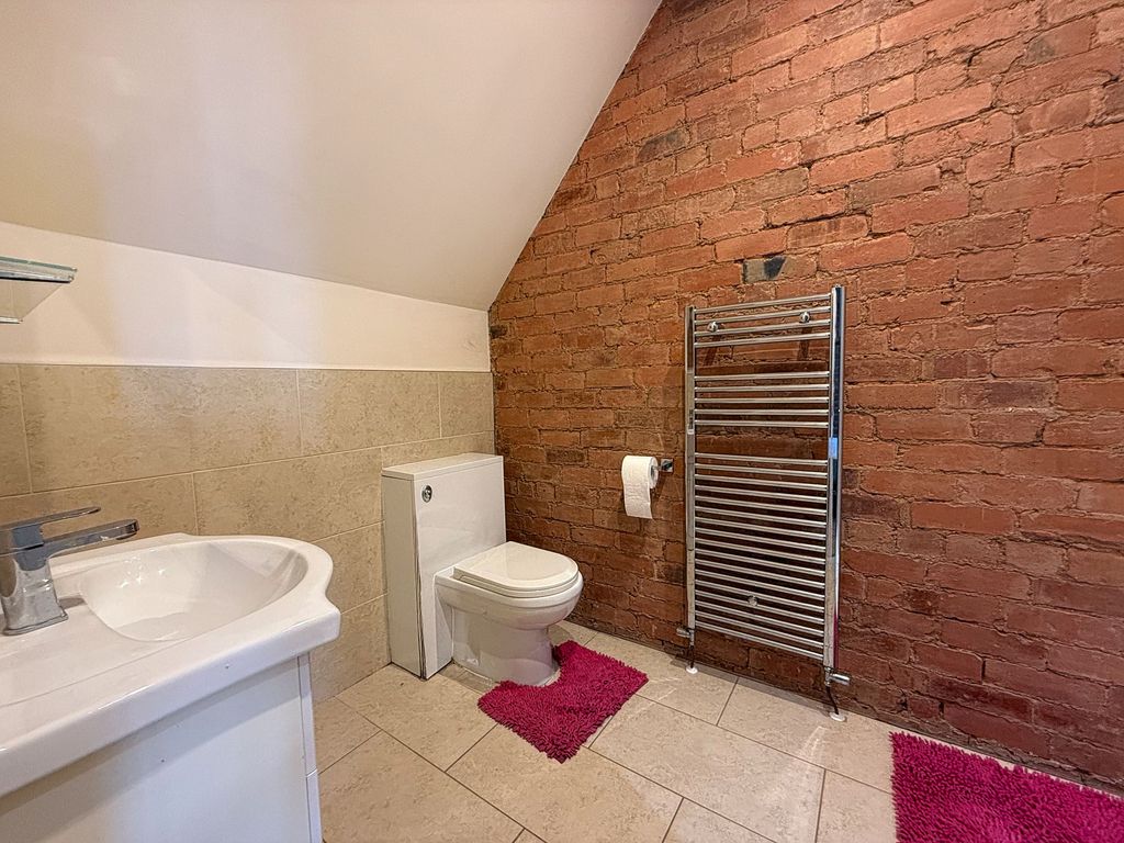 Property photo 2 of 11 Ensuite Shower