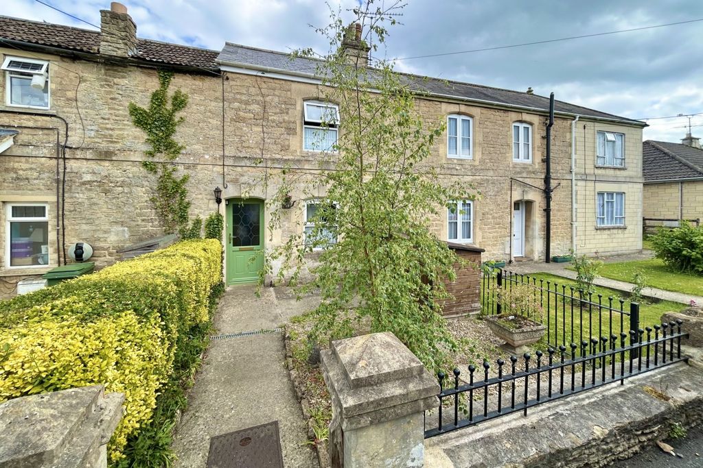 Property photo 1 of 18