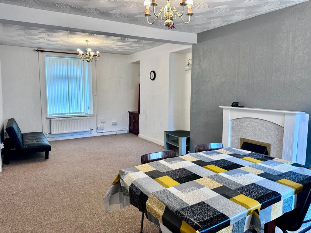 Property photo 1 of 25