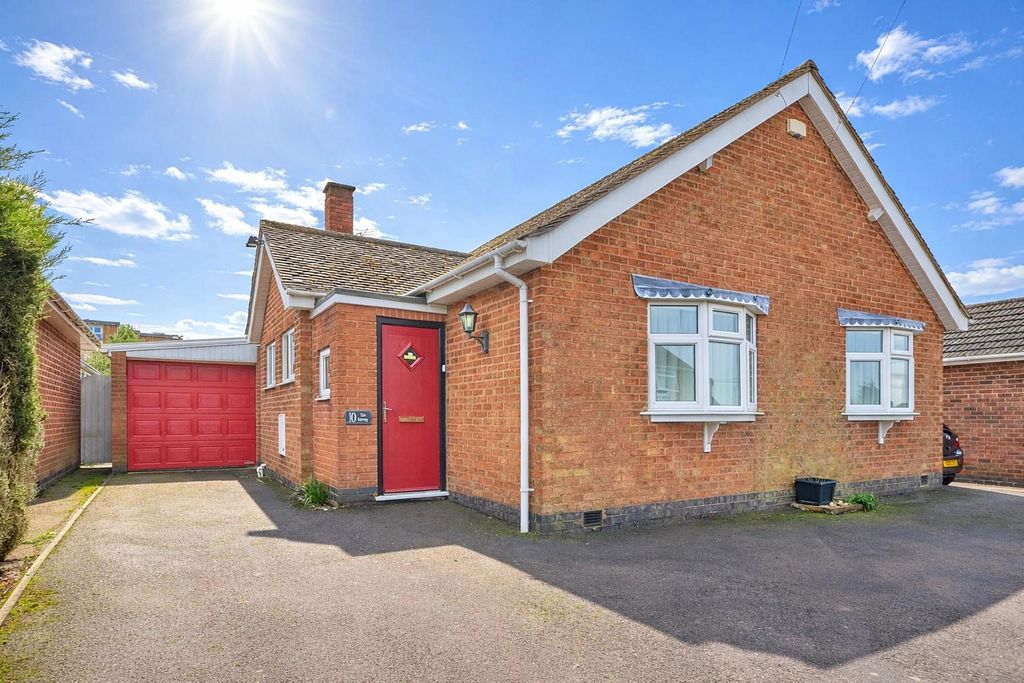 Property photo 1 of 17 Front.Jpg