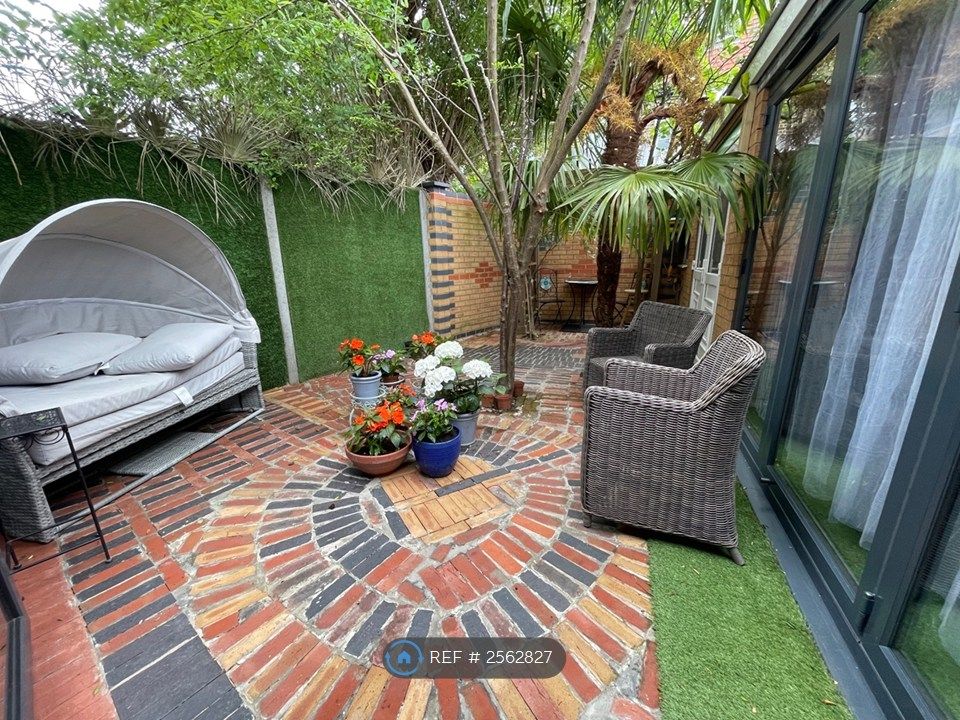 Property photo 3 of 31