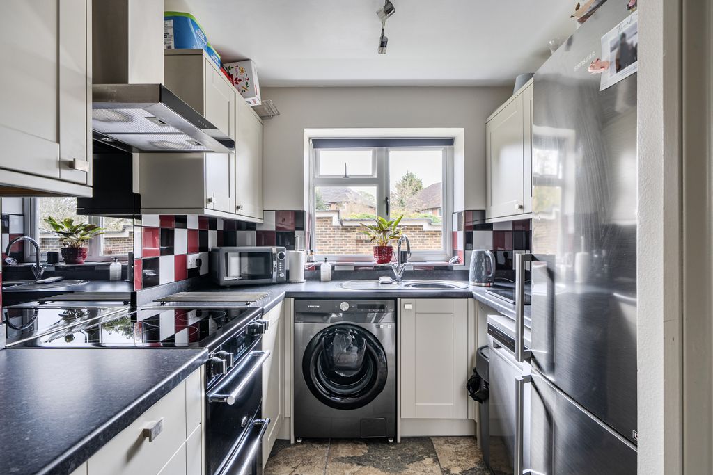 Property photo 3 of 12 1432249-15-69ce46c977808