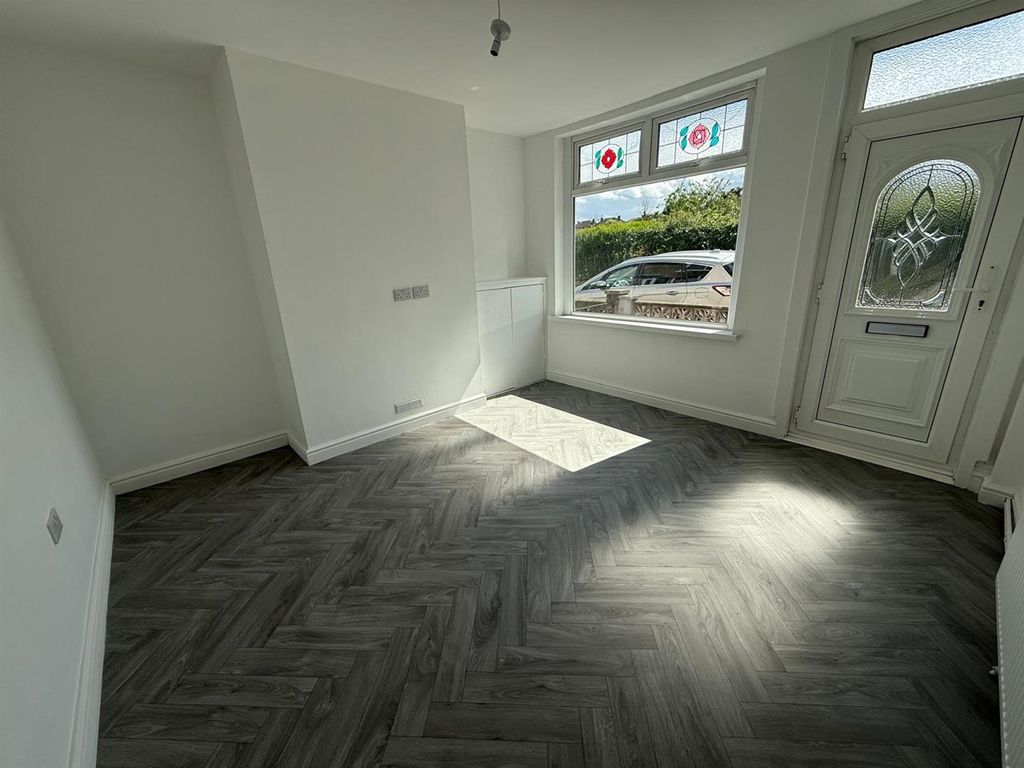 Property photo 3 of 12 Park Frontroom1.Jpeg