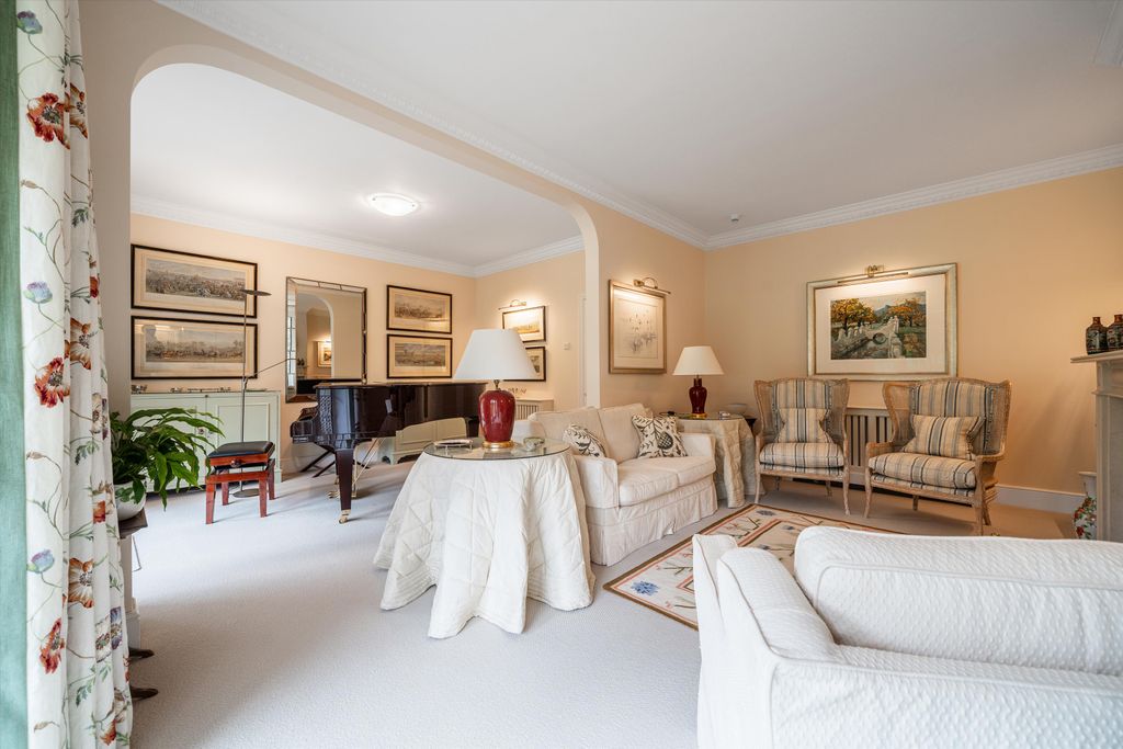 Property photo 3 of 18 Image