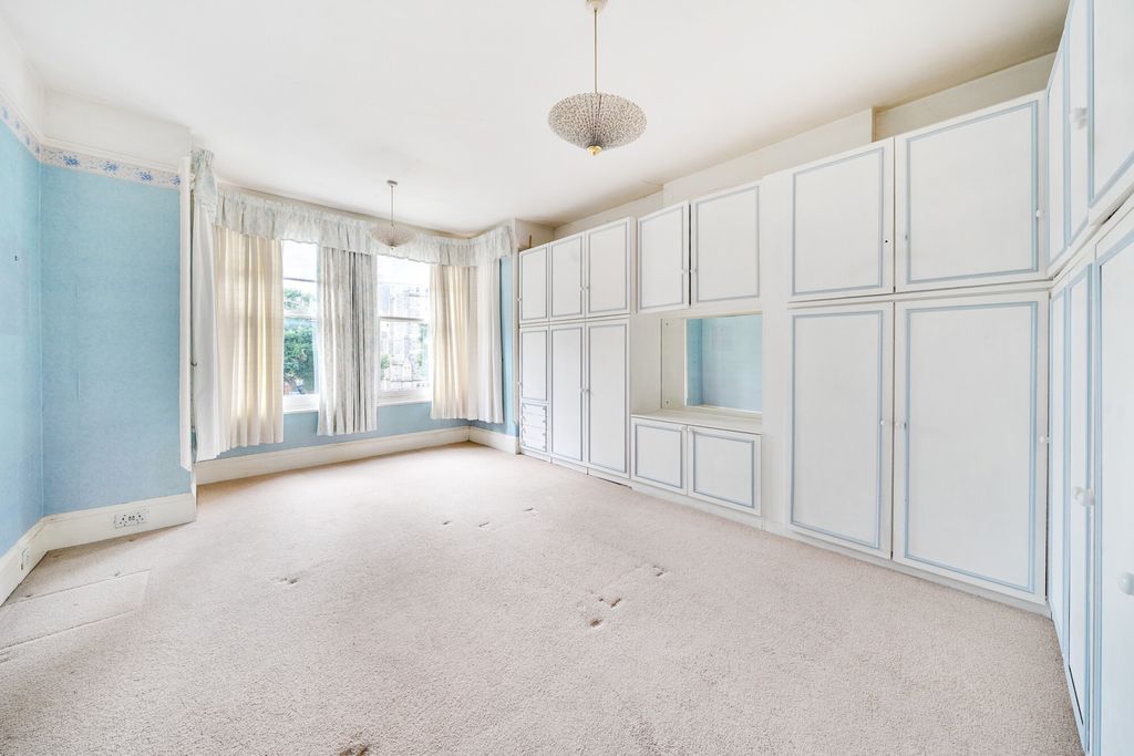 Property photo 2 of 6 1500990-14-6A7303...