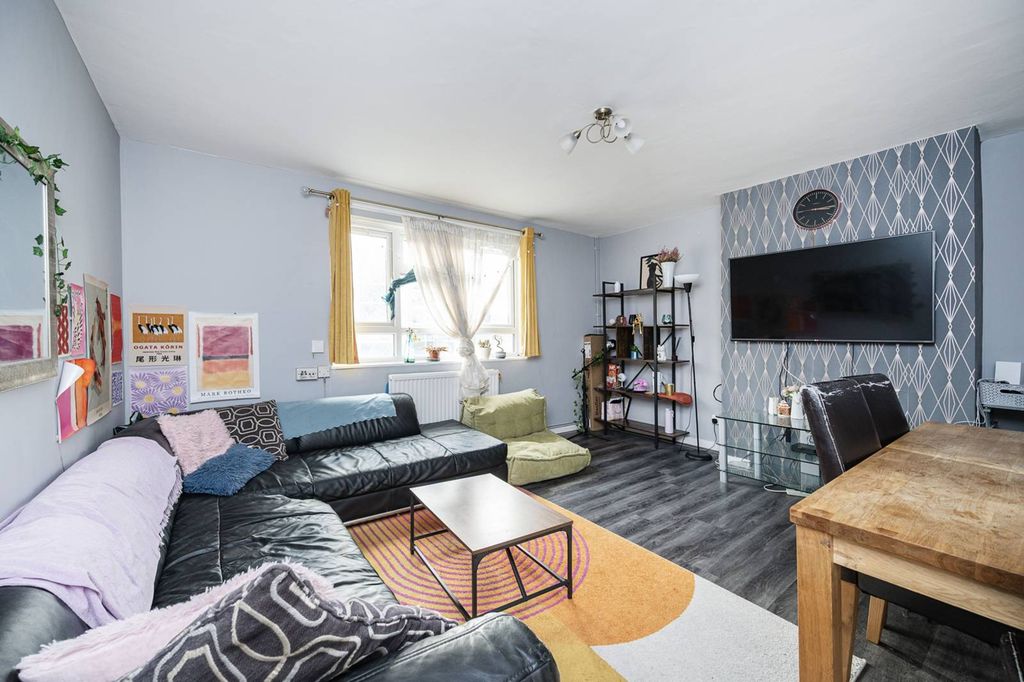 Property photo 2 of 12