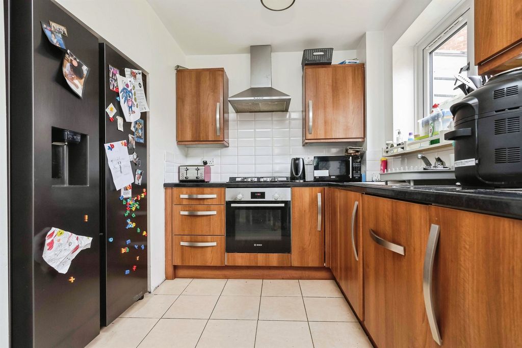 Property photo 3 of 17
