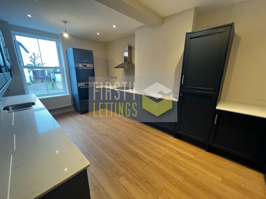 Property photo 3 of 11 Photo 3