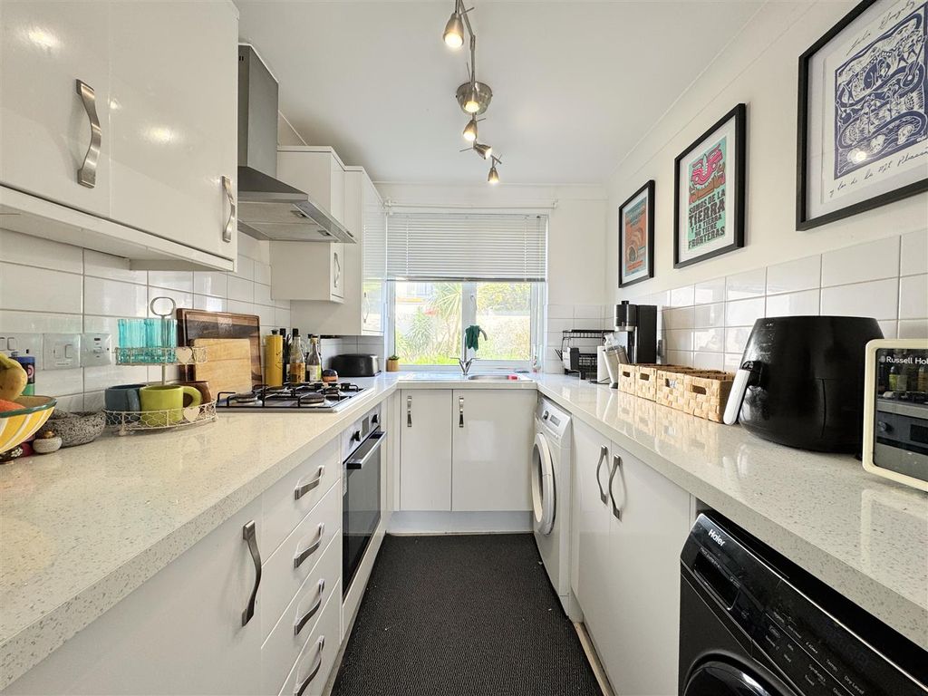 Property photo 2 of 13 Kitchen