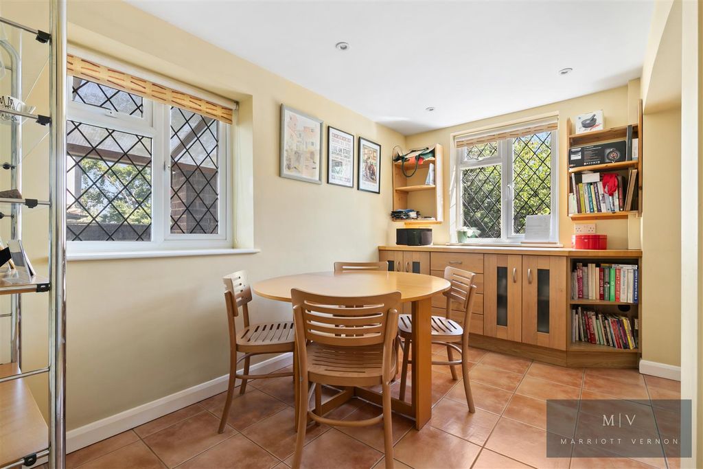 Property photo 3 of 24 Stanhope Road 29 MV-13.Jpg
