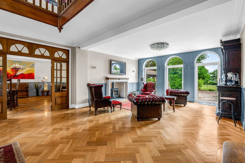 Additional image 5 of 6 bed detached house for saleThe Ridgeway, Cuffley EN6