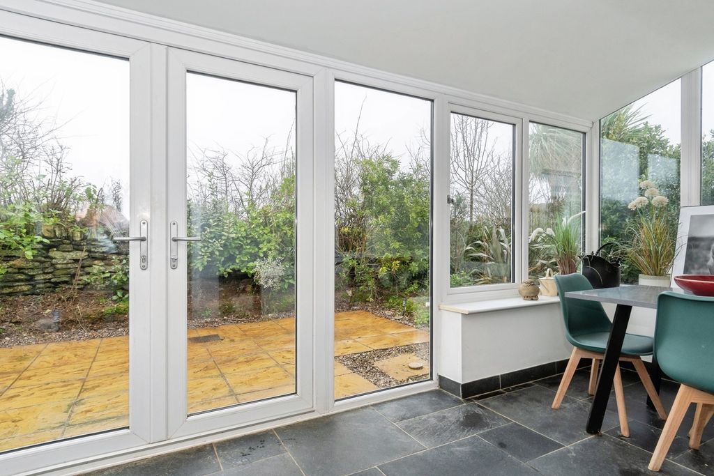 Property photo 3 of 34 Sun Lounge