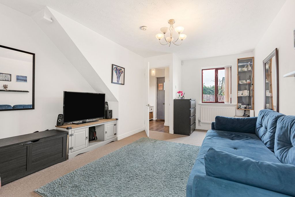 Property photo 2 of 25